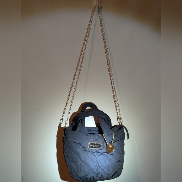 Marc Jacobs Quilted Mini Nylon Tote Black with Gold Chain. COA  Excellent - Picture 3 of 10